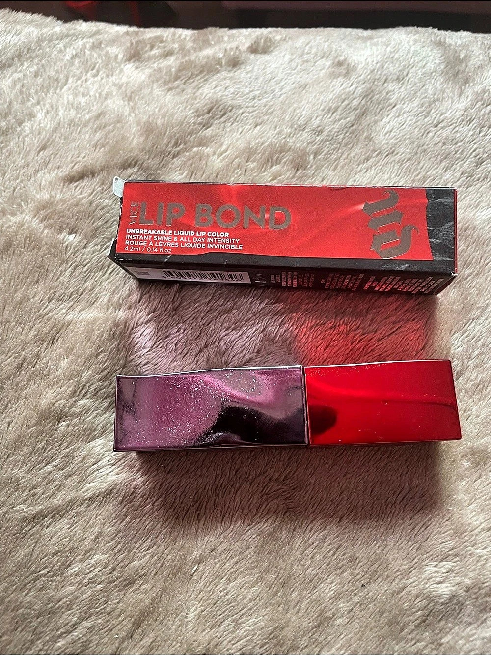 Brand new Urban Decay Vice Lip Bond Liquid Lipstick Red in shade: unbreakable